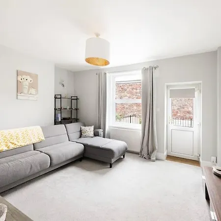 Clifton Period Spacious Townhouse - Simply Check In Casa de Férias Bristol