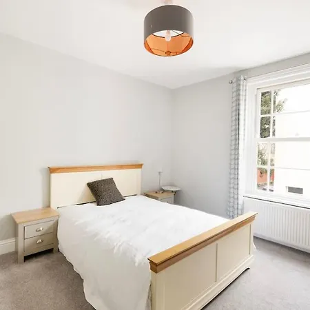 Clifton Period Spacious Townhouse - Simply Check In