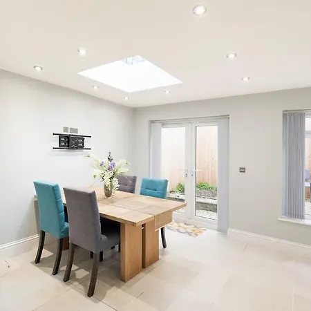Clifton Period Spacious Townhouse - Simply Check In Casa de Férias *